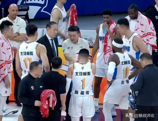 九游体育入口-你可是北京顶薪球员！范子铭4中0得0分3犯 多次在场隐身遭球迷热议